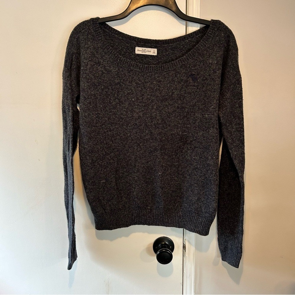 Abercrombie & Fitch Womens Charcoal Gray Marl Scoop Neck Knit Sweater Small Logo - Picture 2 of 6
